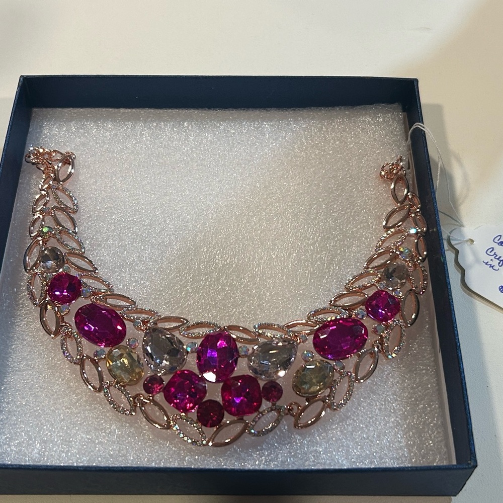 Elegant Pink and Gold Women's Necklace